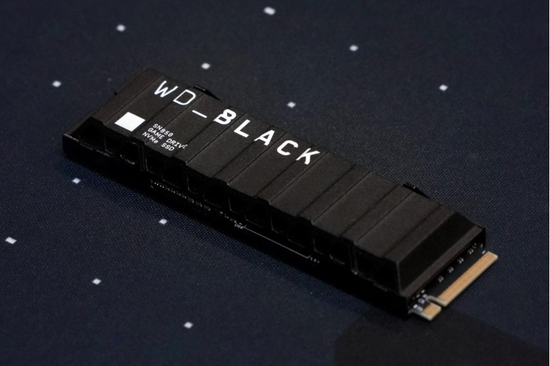 新浪游戏实验室评测：WD_BLACK SN850 NVMe SSD HS RGB版本