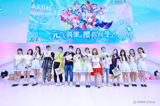 AKB48 TeamSH成员与粉丝互动