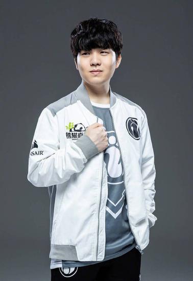 ���ݽ��10���е���Դռ��������Rookie�Ե��ǲݼ�������