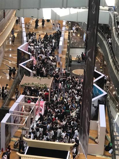 玩家现场试玩必威体育手机客户端下载