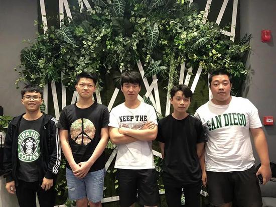 《英雄联盟》|剑舞红颜笑战队