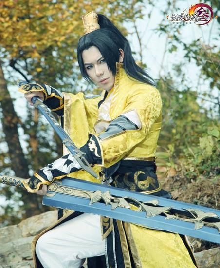 叶月：国内知名男Coser