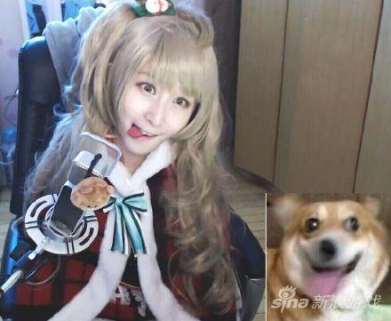 行走的表情包 萌妹子主播模仿QQ表情 神还原_