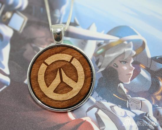 好精致!国外大神自制暴雪游戏主题项链_八卦趣