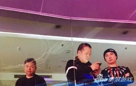 LOL解说小智照片曝光?好友碧哥晒儿时照片