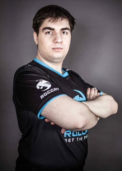 又是签证 ROCCAT战队不得不更换他们的辅助