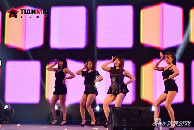 天马时空年会宝马豪车赠员工