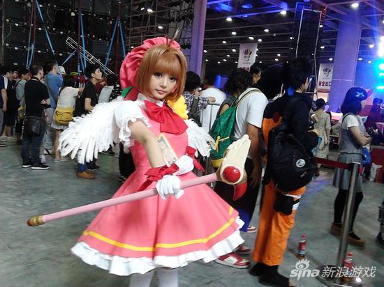 八旬老太爱上二次元 要和孙女一起参加Cosplay