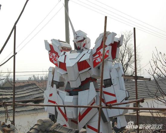 制作超精良! 纯木纯手工独角兽高达惊现农家院_八卦趣闻_新浪游戏_新浪网