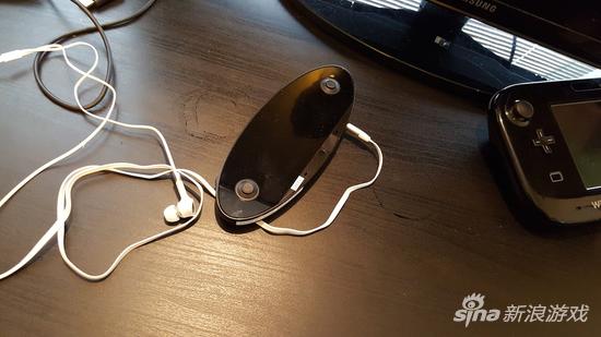 任天堂再次泄露NX手柄新图!双摇杆无按键设计