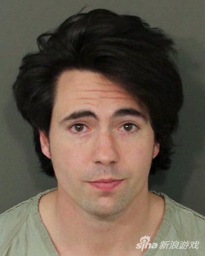 美国少女朋友被强奸 不去帮助反而用手机直播