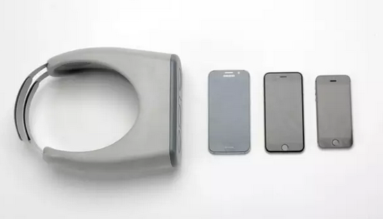 另外，Opto 放置手机的盖子设计的是磁力盖，你要打电话时，能够快速取放手机。