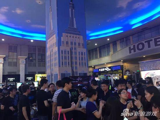 10年等值了!《魔兽》电影零点票房超《速7》创