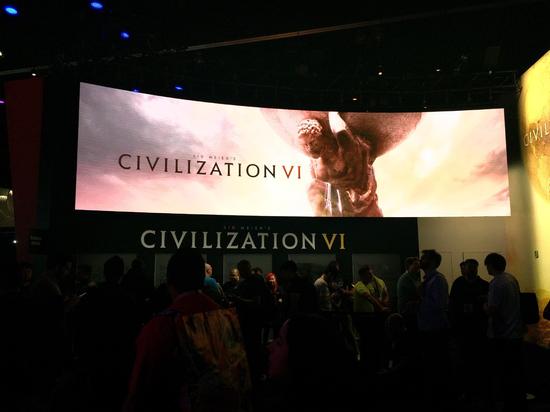 E3展2K展台上的《文明5》展示区和排队的人群