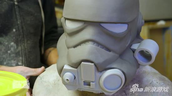 自带变声器 国外大神制作星球大战暴风兵头盔