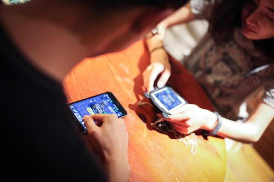 《皇室战争》美女部落首领:玩游戏,当然要赢新