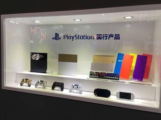 索尼展台展出的PS4