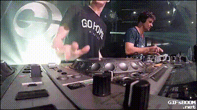 朋友被抓坐牢了,原因是约个妹子啪啪啪时被妹子的熟人撞到了,妹子