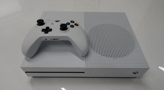 Xbox One S新手柄增加蓝牙 改为白色