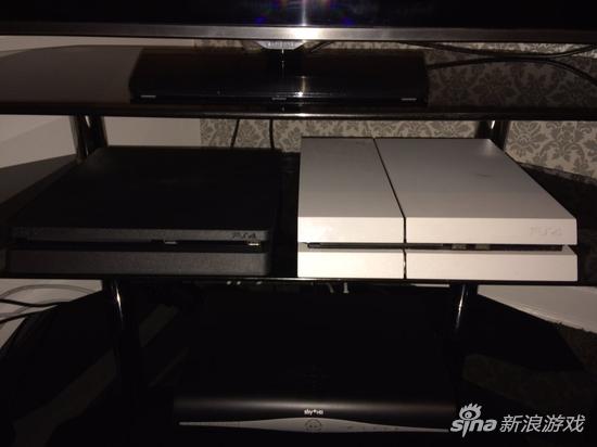 曝光的PS4 Slim与旧版对比