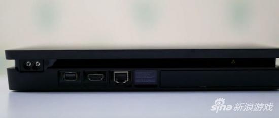 PS4 Slim后面板接口