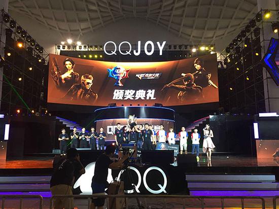 龙珠直播冠名战队AG超玩会荣获QGC夏季赛双