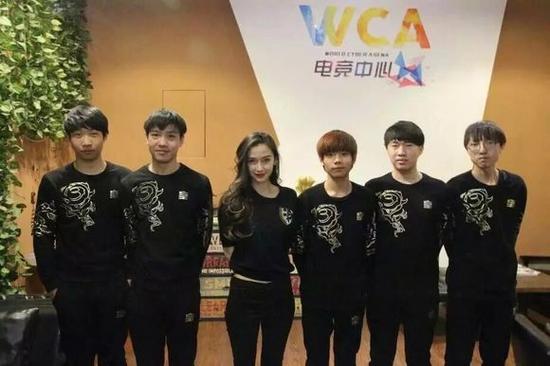 S6出征战队回忆录之RNG 千磨万击还坚劲新浪电竞-最专业的电竞媒体-赛事直播报道-新浪电子竞技