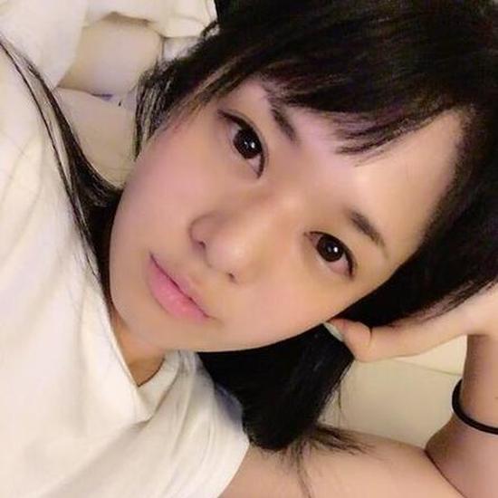 苍井空熬夜看 苹果发布会 :我要买iPhone 7_玩家