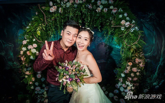 婚后一起开黑！ 玩家举办《英雄联盟》主题婚礼