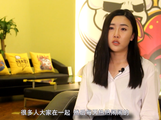 LOL女主播阿怡代打事件后首次直面媒体 几度落泪道歉