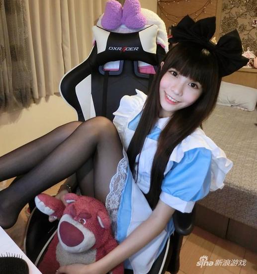 台湾美女LOL主播晒性感私照 黑丝美腿太诱人