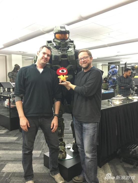 Jeremy Cook, 艺术总监和Kevin Grace, 剧情设计总监。