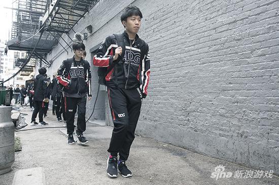 EDG老板发长文反思S6失利:这锅不该队员来背