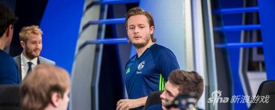 播点将!沙尔克04直播选拔LOL电竞战队成员_八