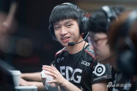 LOL职业选手曝收入:Faker豪取607万 厂长仅列