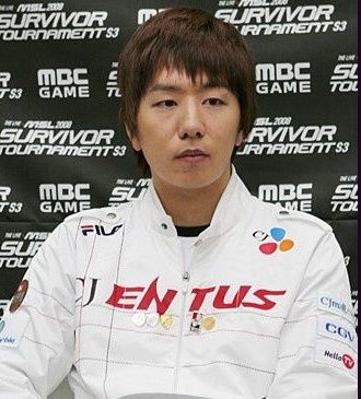 曾经被韩国玩家尊为“第四本座”的虫族天王马在允选手(Ipxzerg)在本次假赛门风波之后被判入狱。
