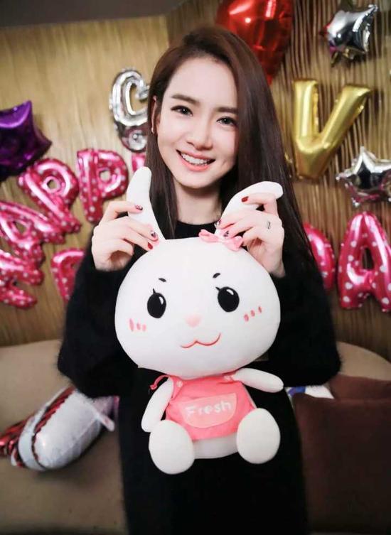 戚薇定制手游《鲜果消消乐》尝鲜有礼!_产业