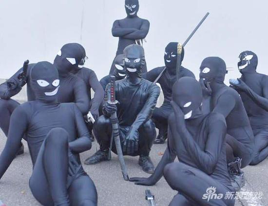 《名侦探柯南》黑衣人齐聚 漫展成“凶案”现场