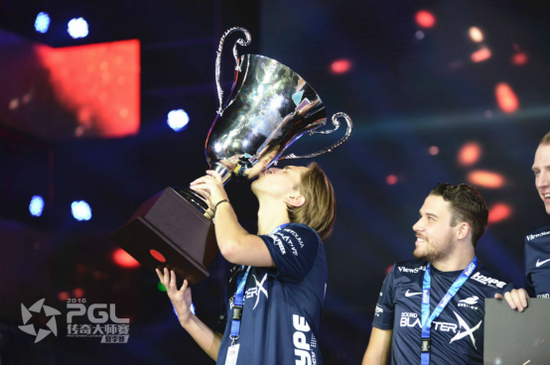 通往传奇大门 MASTERS传奇大师赛CSGO震撼