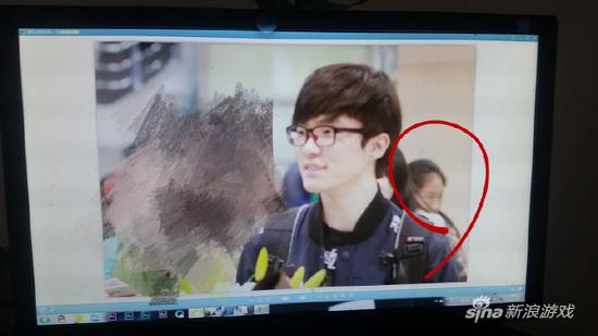 虹桥一姐机场蹲明星走红 这次连Faker也不放过