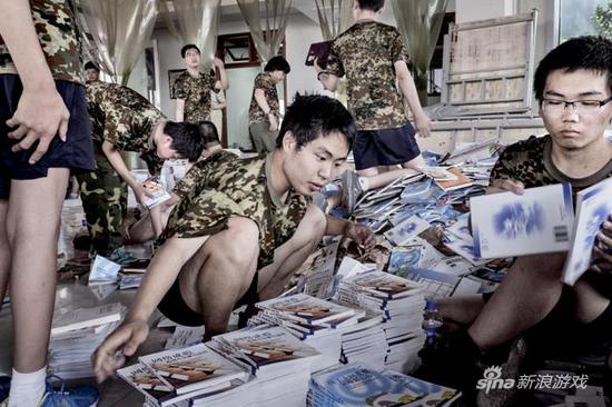 直击网瘾少年 “精神戒毒所”的治疗全过程