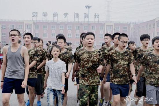 直击网瘾少年 “精神戒毒所”的治疗全过程