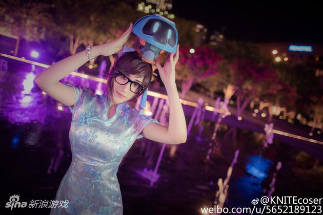 旗袍装小美