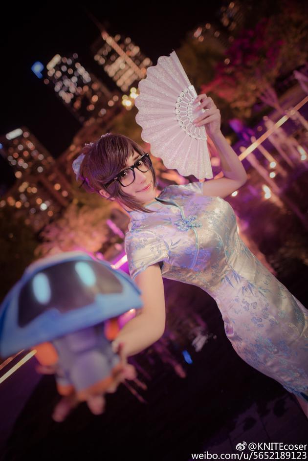 旗袍装小美