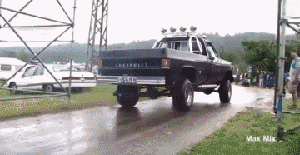 我做的投石车，没事儿掉个轮子什么的……