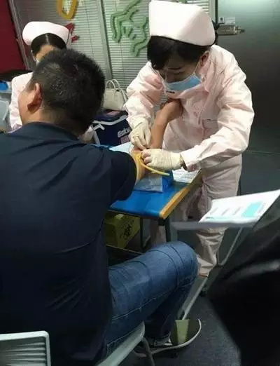 然而,在护士眼里我们可能只是教科书上的标本