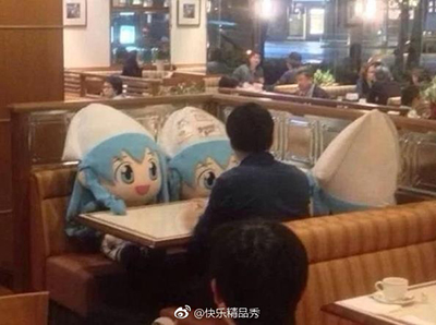 这一桌好热闹,羡慕