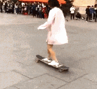 我老婆呢?这么大,刚刚还在这的!