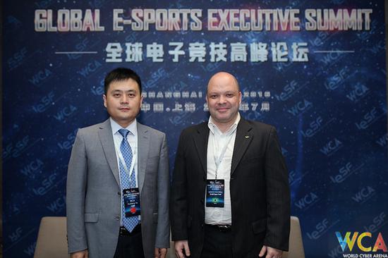 左： WCA组委会执行主席徐雪峰先生；右：LNEe首席执行官丹尼尔·柯西先生
