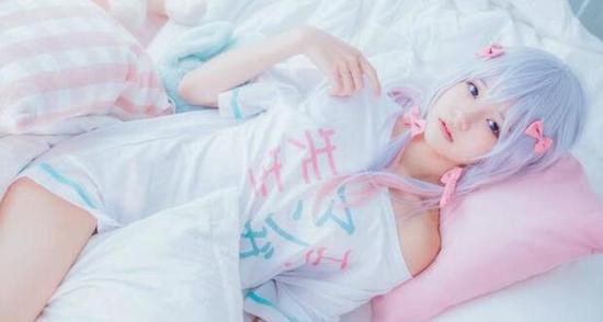 《埃罗芒阿老师》和泉纱雾日常装COS 好白的小姐姐